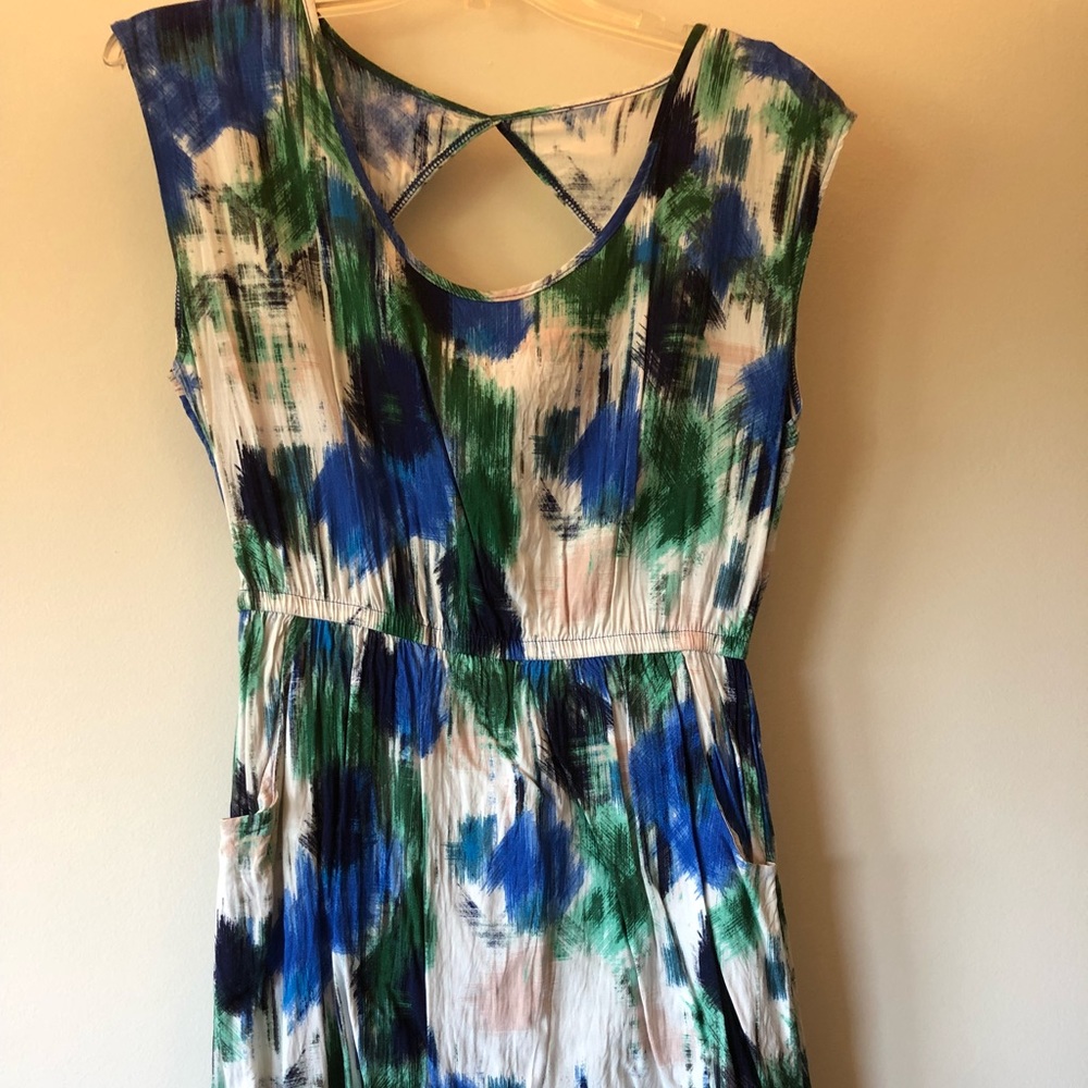 Forever 21 sundress w/open back and pockets